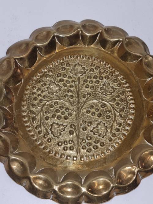 Set of 3 Beautiful Brass Wall plates - Diameter - 21cm each