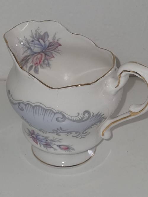 Beautiful Vintage Paragon Concerto Milk Jug