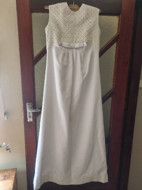 Beautiful Vintage Dress / Vintage Wedding Dress - Size Small