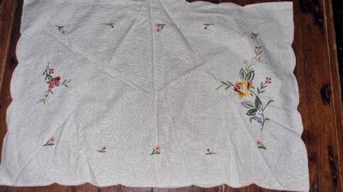 Beautiful Vintage Embroidered Tea Tray Cloth - 47cm x 31cm