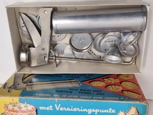 Vintage Ideal Biscuit and Icing Gun