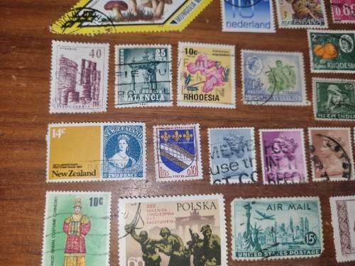 51 x International stamps