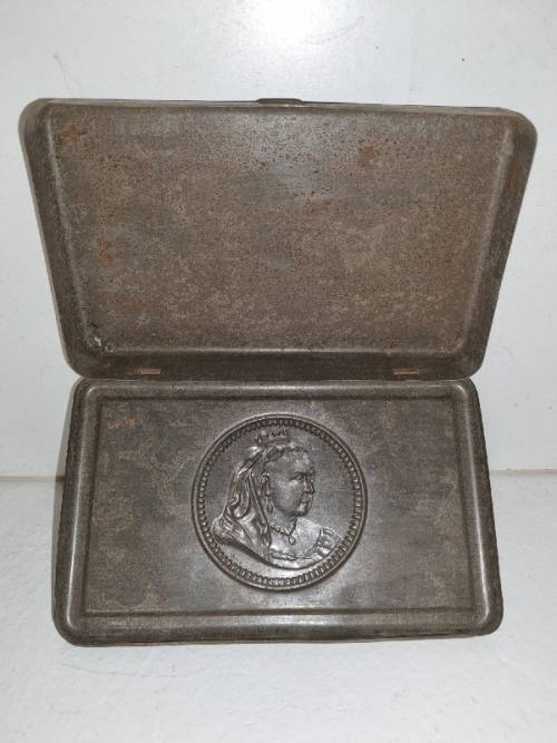 Queen Victoria South Africa 1900 Boer War chocolate tin