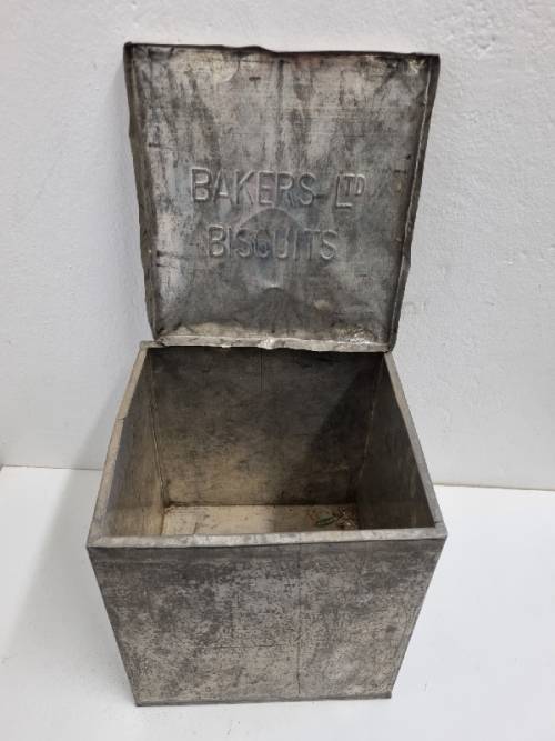 Old Metal Bakers Ltd Biscuits Tin - 25cm x 23cm x 23cm