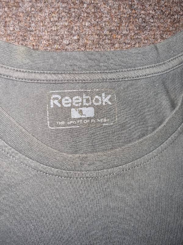 Reebok T-shirt - Size L