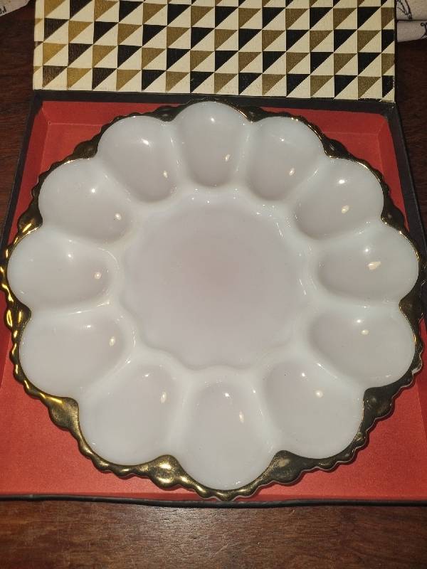 Vintage Anchor Hocking Milk Glass Dish with Gold Trim - In original box