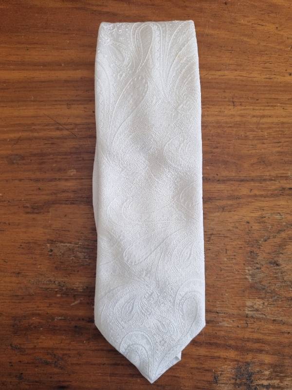 White Paisley Tie by Pall Mall
