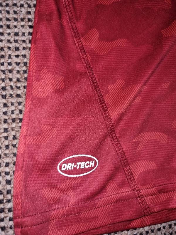 Red Dri-Tech T-Shirt - Size M - Totalsports
