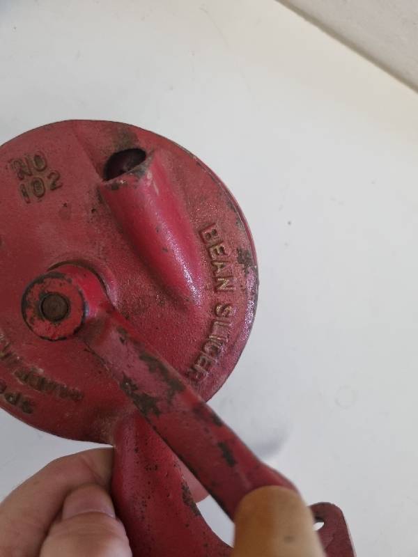 Vintage Bean Slicer - Sponge & Co. Made in England - Red No.102 Bean Slicer