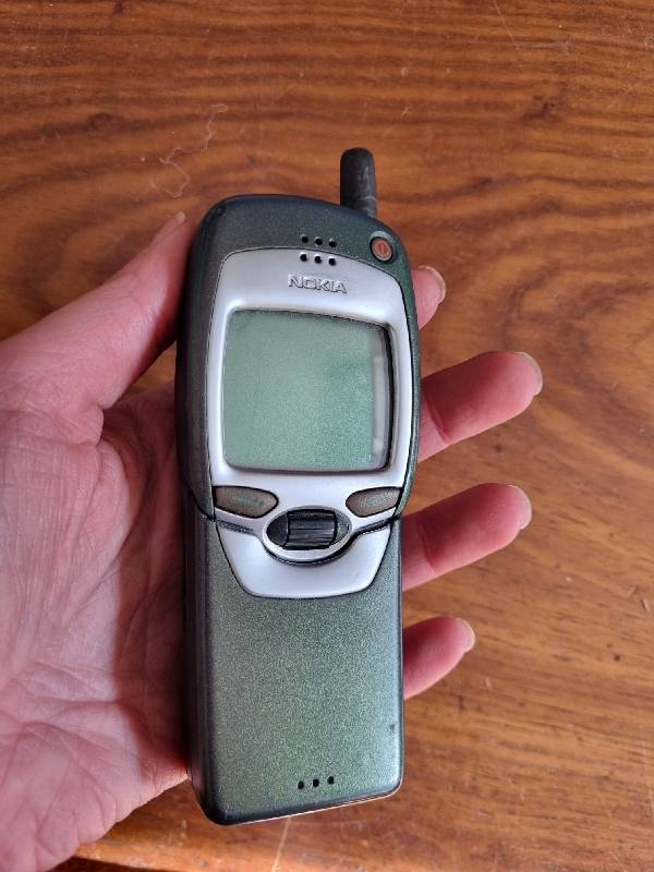 Vintage Nokia 7110 phone