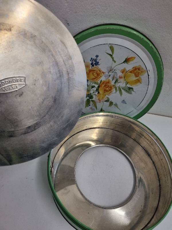 Vintage Goodhope Ware Floral Tin with removable bottom