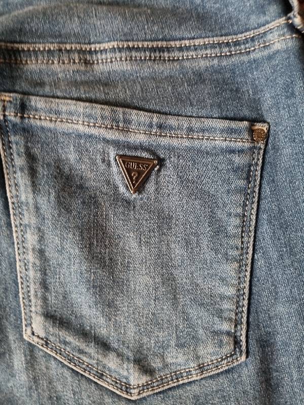 Guess High Rise Jeans - 28RG - Will fit a SA Size 10