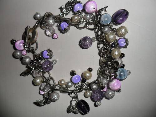 Beautiful Lilac / Purple Glass Bead Charm Bracelet