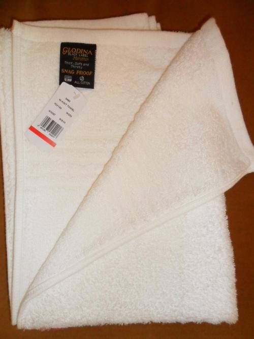 White Glodina Black Label Bath Towel