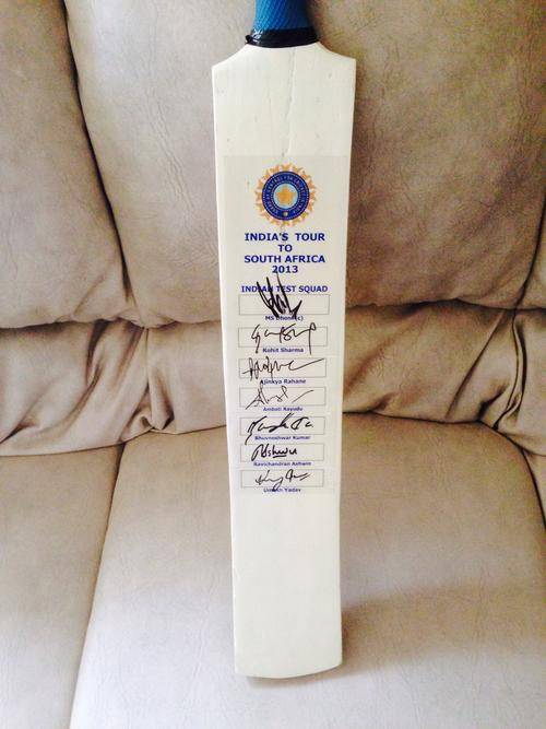 ** SIGNED INDIA BAT ** 2013 TOUR ** DHONI - SHARMA - ASHWIN