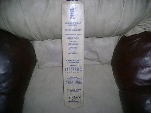 ** GEOFF BOYCOTT SIGNED CAREER STATS BAT **