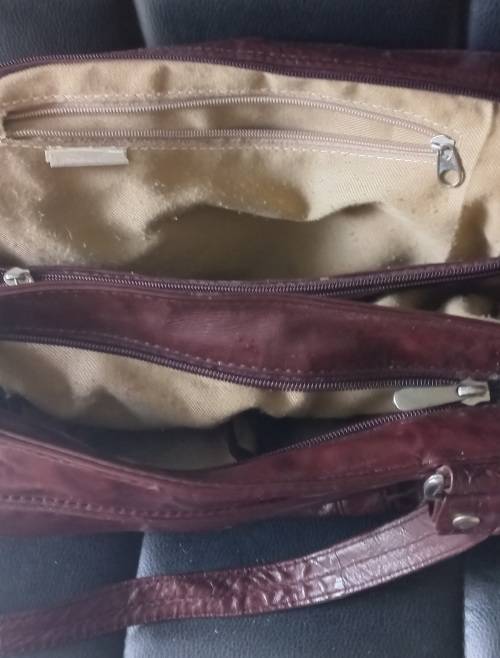 Vintage genuine leather Dooney and Bourke handbag