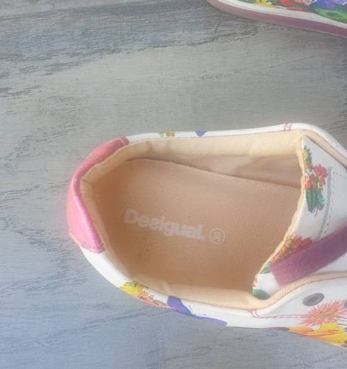 Gorgeous Desigual sneakers!