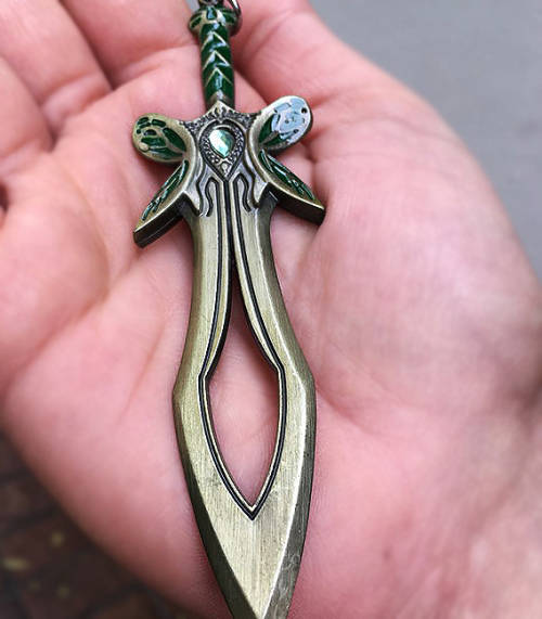 DOTA 2 Butterfly Sword - Keychain