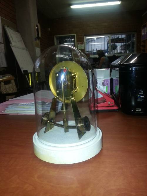 VINTAGE HONEY TRANSISTOR CLOCK