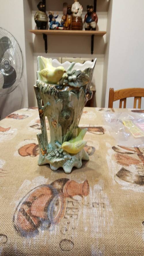 VINTAGE GREEN AN YELLOW VASE