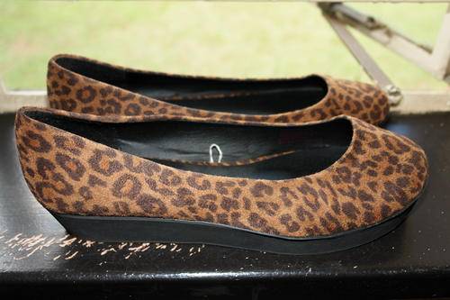 TANGO THICK SOLE SHOES - SIZE 8