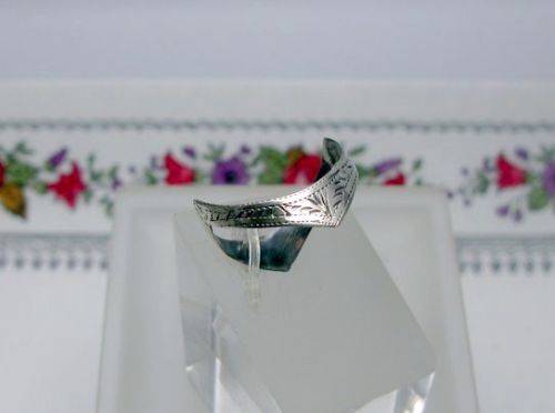 Stylish Unusual Antique 925 Sterling Silver Ring.