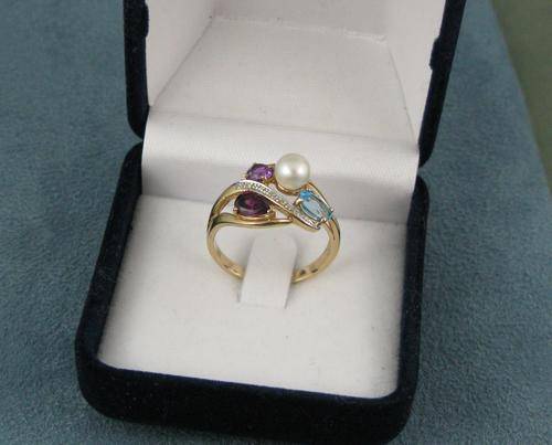 Vintage 9 carat Gold Cluster Ring with Pearl, Garnet , Amethyst & Blue topaz.