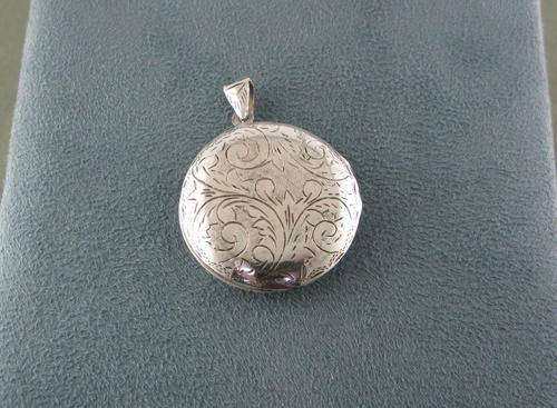 Old Vintage 925 Silver Locket.