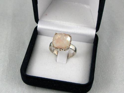 Vintage 925 Silver Ring with Mother of Pearl.