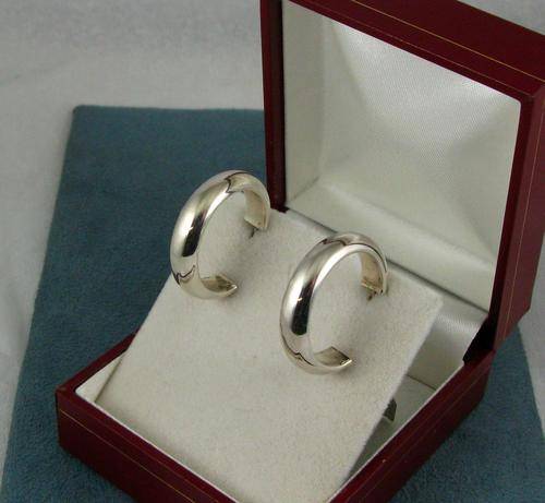 Beautiful Vintage 925 Silver Hoop Earrings.