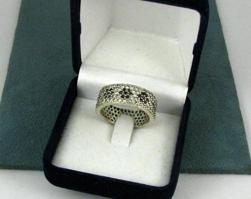 Beautiful Vintage 925 Silver Cluster Ring with Crystals.