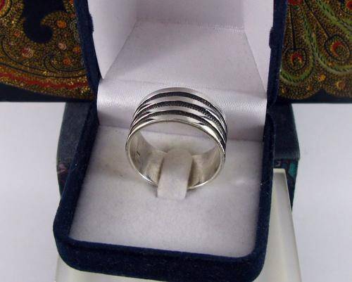 Stylish Chunky Vintage 925 Sterling Silver Ring. Hallmarked.