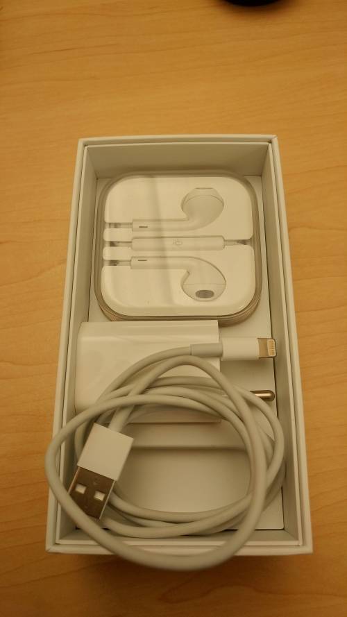 **EXCELLENT CONDITION** iPhone 5S 32Gb (Gold)