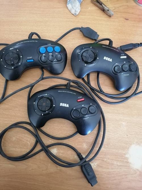 3 x sega game controls