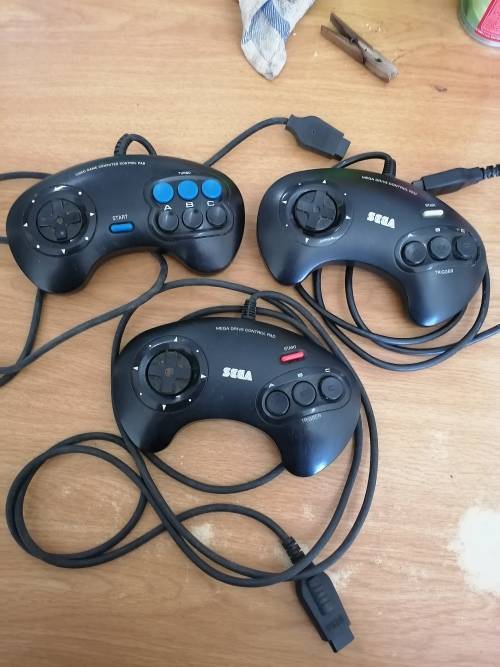 3 x sega game controls