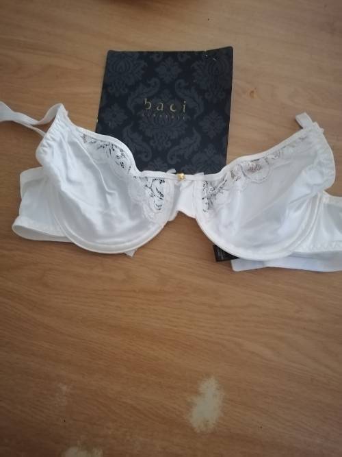 30 x Lingerie Bras