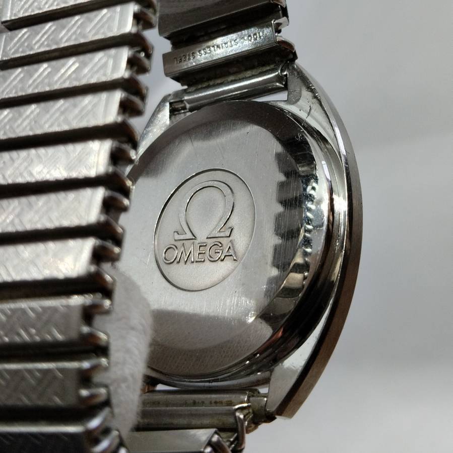 Omega Quartz Watch #W0046