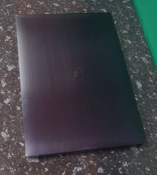 Dell Precision M5530 i7 8850H / 32GB / 512B NVMe SSD / 15` FHD Display - CPO
