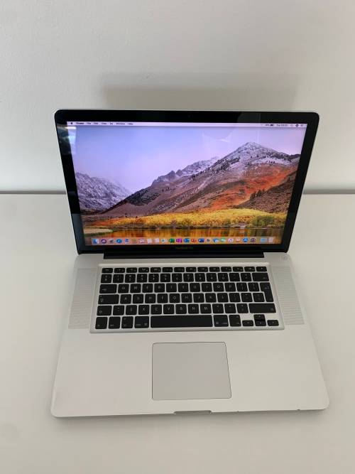 Apple MacBook Pro 15-inch intel Core i7  8GB DDR3 RAM  250GB SSD