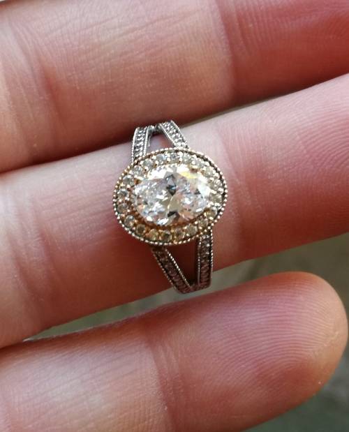 STERLING SILVER WITH 9CT GOLD BAND LADIES RING. BEAUTIFUL ITEM!!!