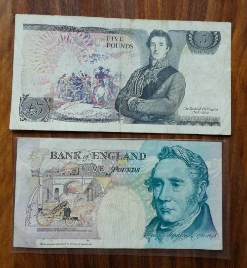 Great Britain collection of 2 Old £5 bank notes.