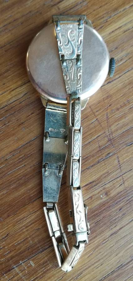 Vintage Antique gold ladies watch. LN Made.