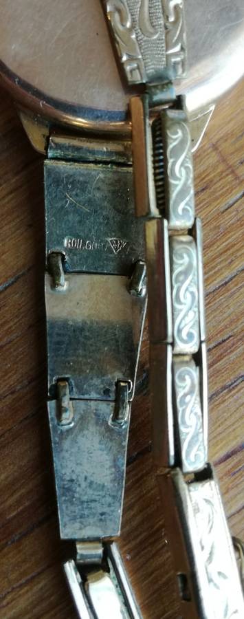 Vintage Antique gold ladies watch. LN Made.