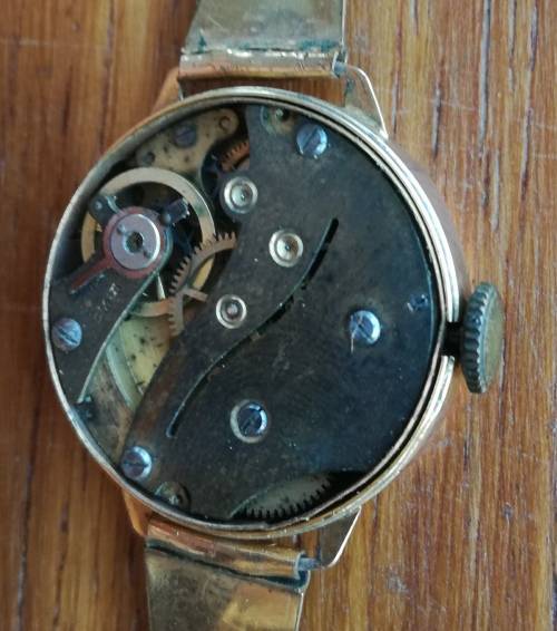 Vintage Antique gold ladies watch. LN Made.
