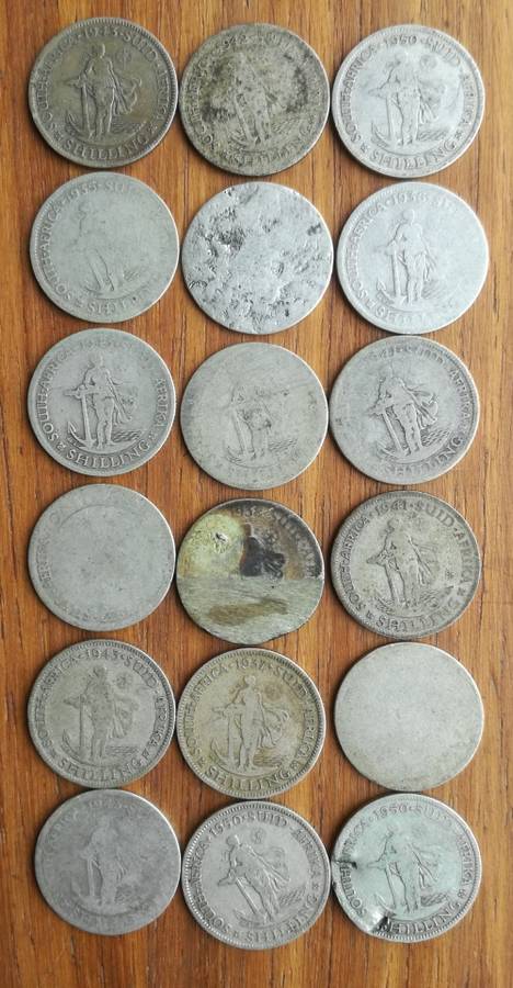 South Africa collection of 18 (80% Silver) Shillings. 95.77 grams.