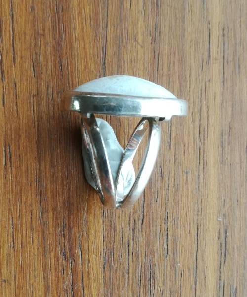 Beautiful sterling silver ladies ring.