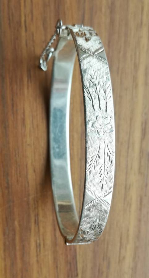 Beautiful sterling silver engraved ladies Bracelet.