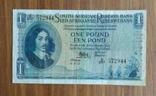 South Africa M.H. de Kock 11.4.57 One Pound Bank note. (944)