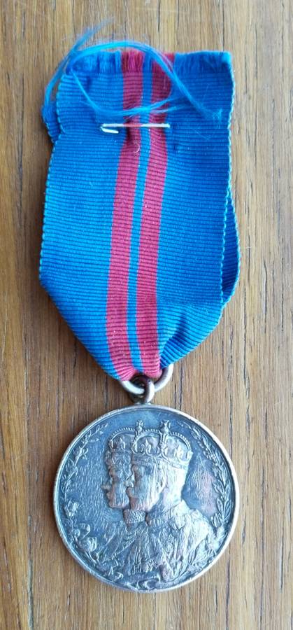 Royal 1911 coronation silver King George V medal. 23.28 grams.